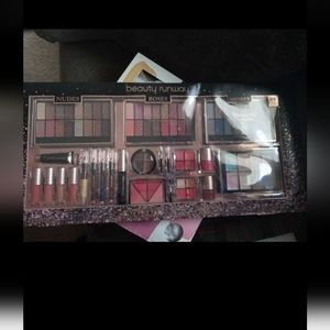 89 peice cosmetic set